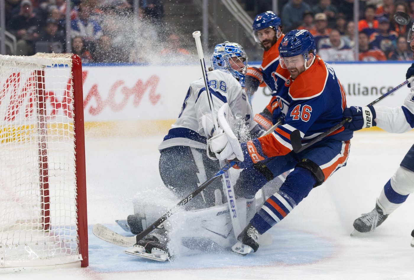 Kucherov shines with four points for Lightning in 5-2 win over Oilers | iNFOnews.ca