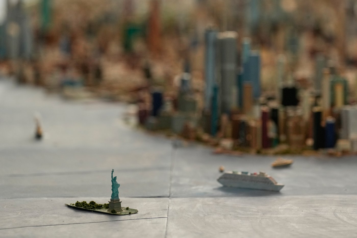 A truck driver built a model of NYC with over 800,000 structures for fun. Now it's a museum exhibit | iNFOnews.ca A truck driver built a model of NYC with over 800,000 structures for fun. Now it's a museum exhibit | iNFOnews.ca