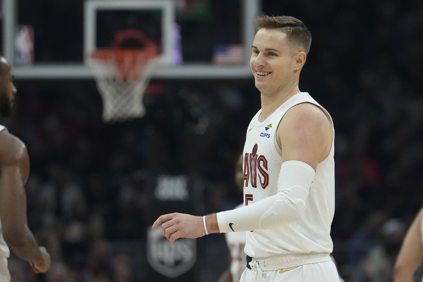 Cavaliers score 91 points in first half and rout undermanned Mavericks after Doncic trade | iNFOnews.ca