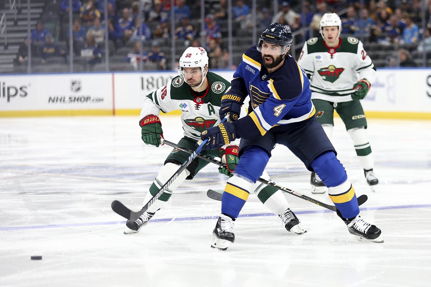 Goalie Gustavsson makes 27 saves, scores an empty-netter, Wild beat Blues 4-1 | iNFOnews.ca