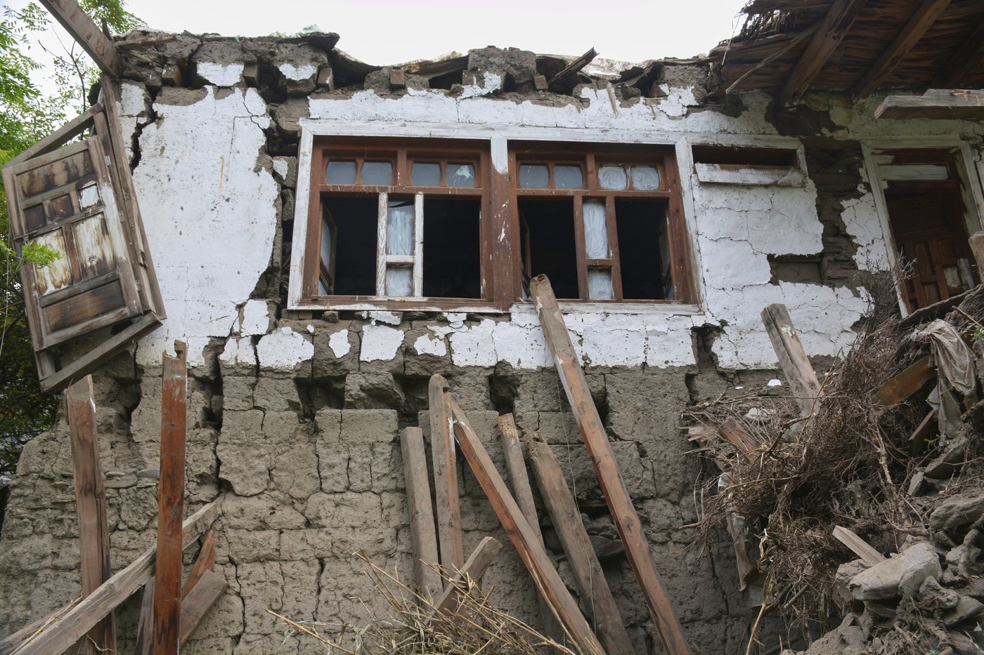 A devastating earthquake in Afghanistan: See the photos | iNFOnews.ca