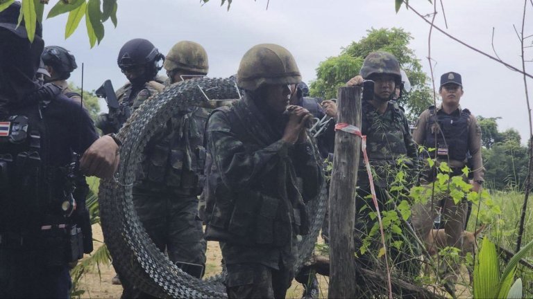 Thai security forces use rubber bullets and tear gas in border melee with Cambodian protesters | iNFOnews.ca