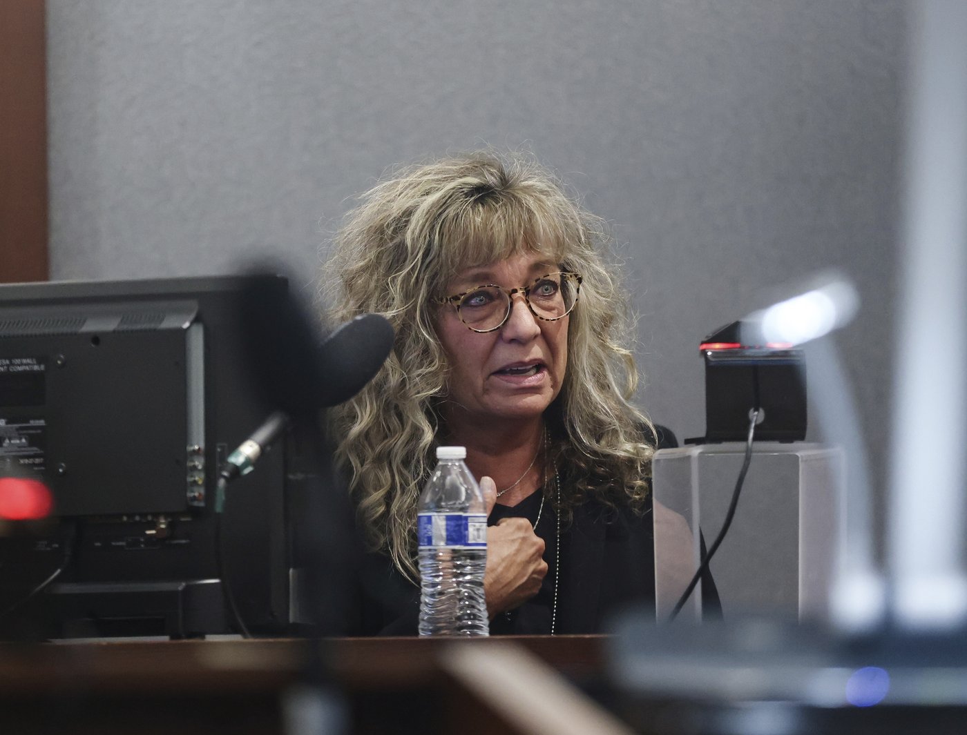 Man who jumped a desk to attack a Nevada judge in the courtroom is sentenced | iNFOnews.ca Man who jumped a desk to attack a Nevada judge in the courtroom is sentenced | iNFOnews.ca
