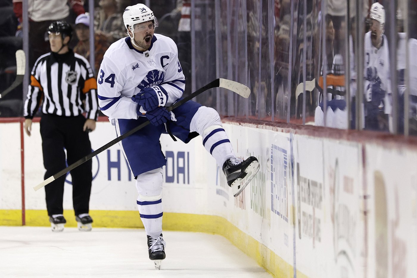Matthews scores in overtime to lift Maple Leafs to 2-1 win over Devils | iNFOnews.ca