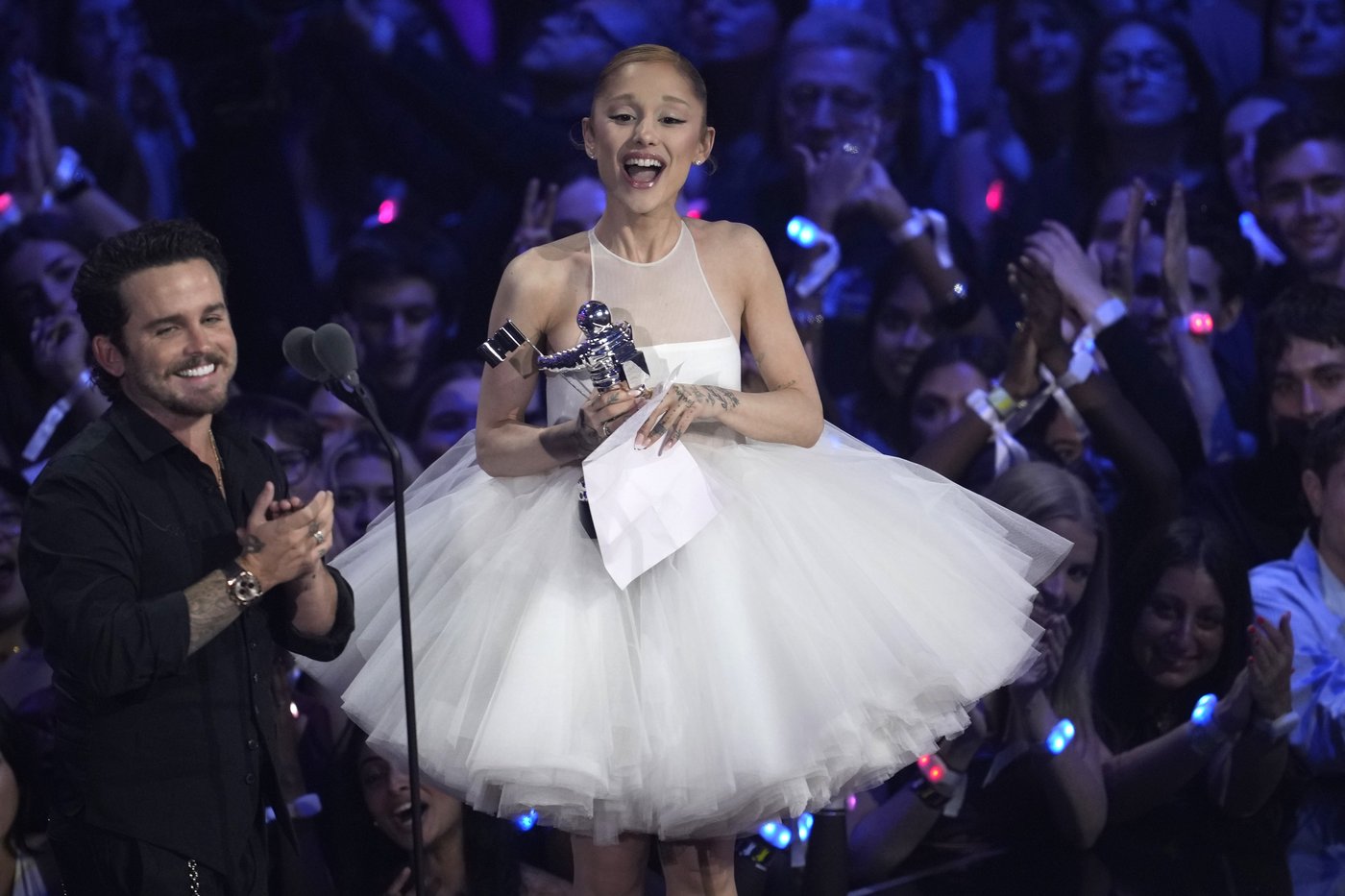 Ariana Grande and Lady Gaga shine at the MTV VMAs with wins and performances | iNFOnews.ca Ariana Grande and Lady Gaga shine at the MTV VMAs with wins and performances | iNFOnews.ca