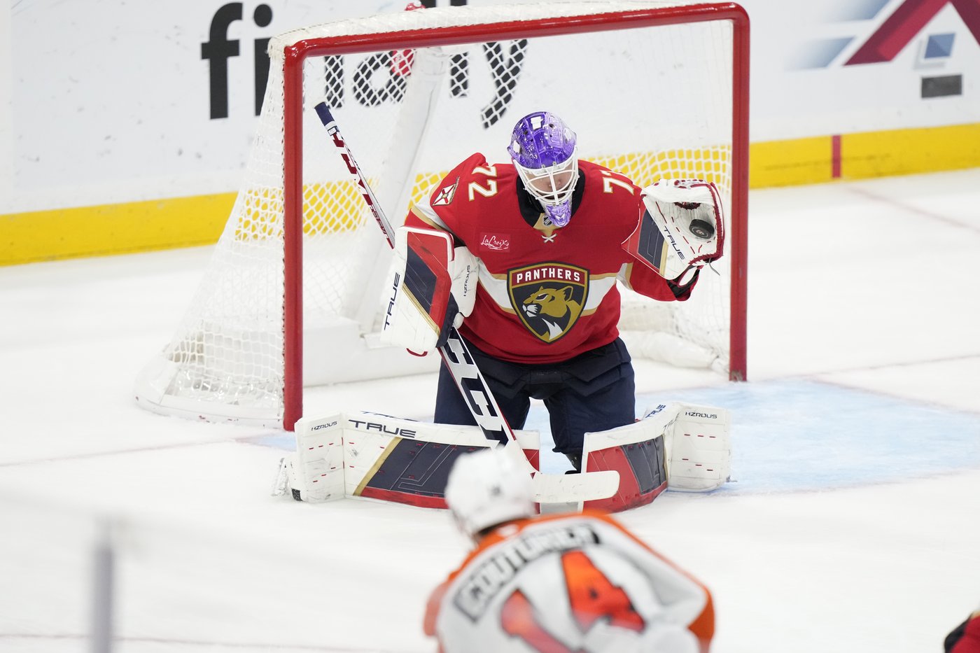 Rodrigues gets deciding goal in shootout as Panthers beat Flyers 4-3 for 7th straight win | iNFOnews.ca