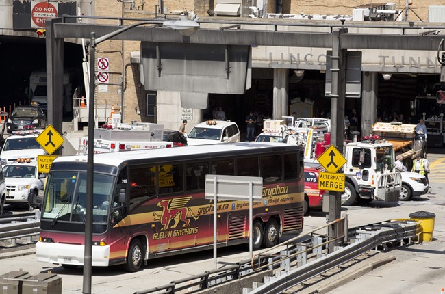 Bus carrying Toronto students on school trip involved in crash in NYC tunnel | iNFOnews.ca CP33427240