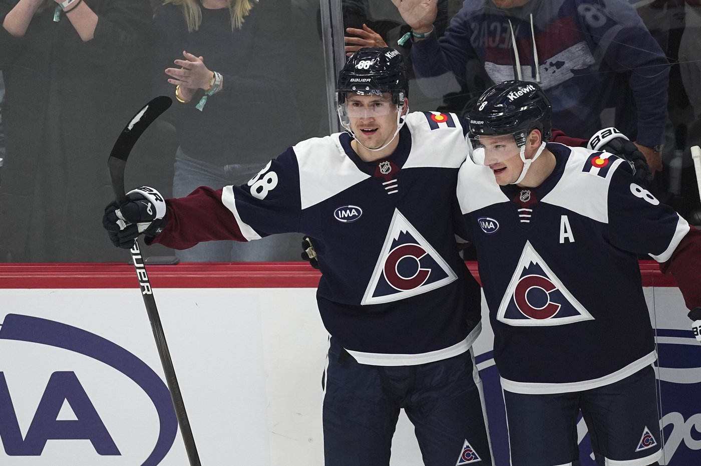 Drouin has 2 goals and an assist, Necas scores in home debut and Avalanche blank Blues 5-0 | iNFOnews.ca