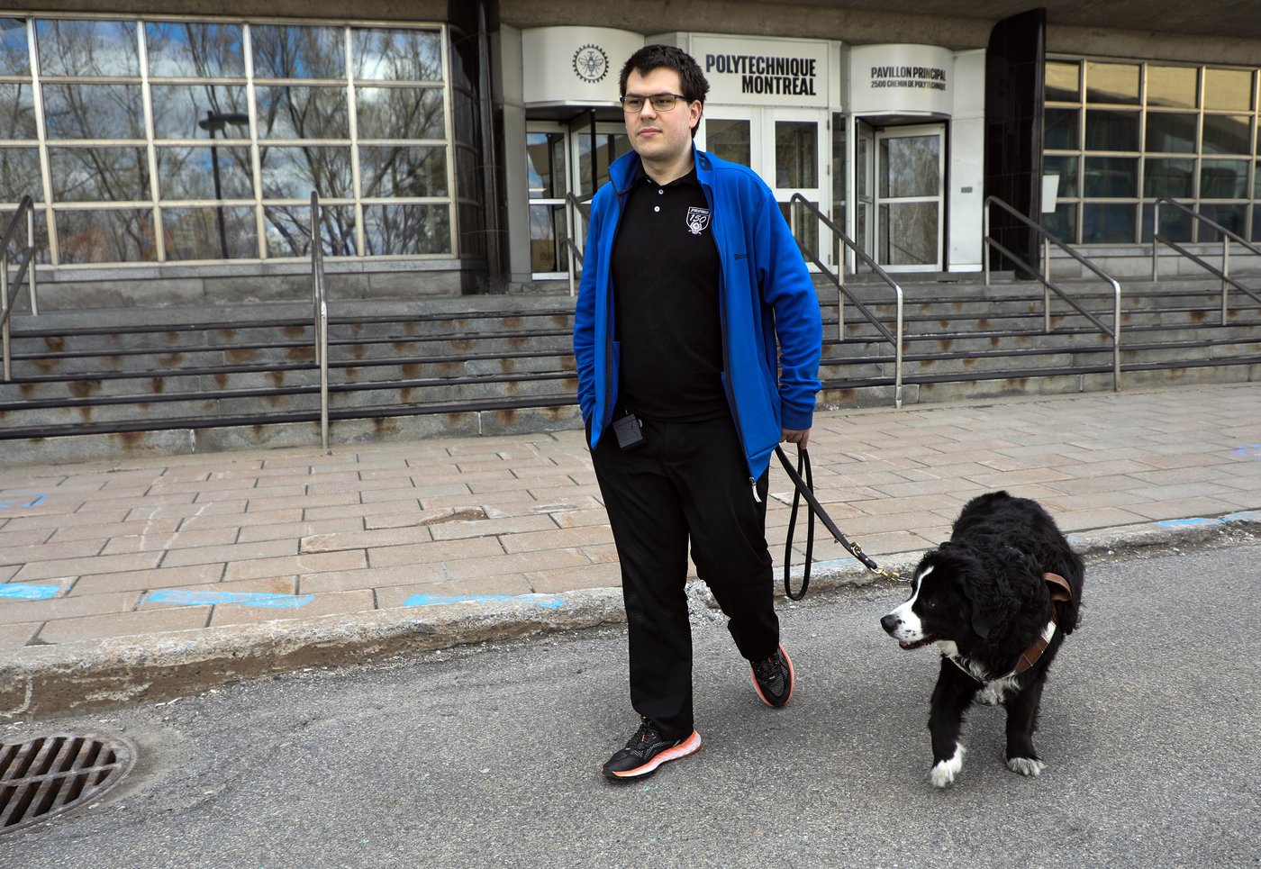 Quebecer graduating from Polytechnique with service dog who attended every class | iNFOnews.ca Quebecer graduating from Polytechnique with service dog who attended every class | iNFOnews.ca