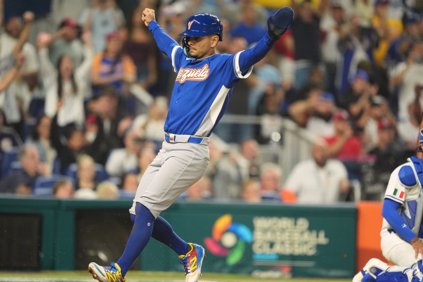 Venezuela rallies past Italy 4-2 with 3-run 7th and will face US for World Baseball Classic title | iNFOnews.ca Venezuela rallies past Italy 4-2 with 3-run 7th and will face US for World Baseball Classic title | iNFOnews.ca