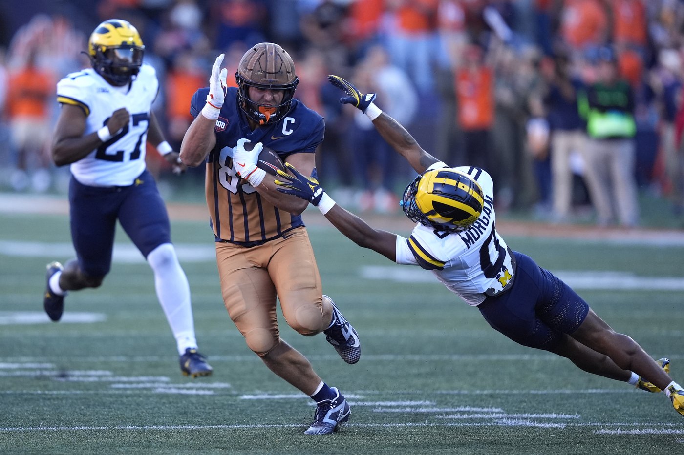 No. 20 Illinois uses No. 1 Oregon's ranking as motivation heading into Saturday's meeting | iNFOnews.ca No. 20 Illinois uses No. 1 Oregon's ranking as motivation heading into Saturday's meeting | iNFOnews.ca