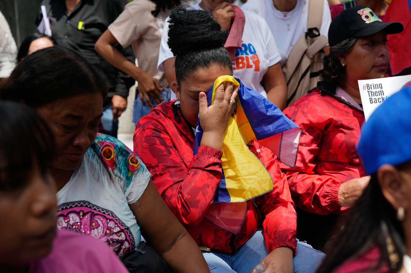 Photos from Caracas and US court where former Venezuelan President Maduro fights indictment | iNFOnews.ca