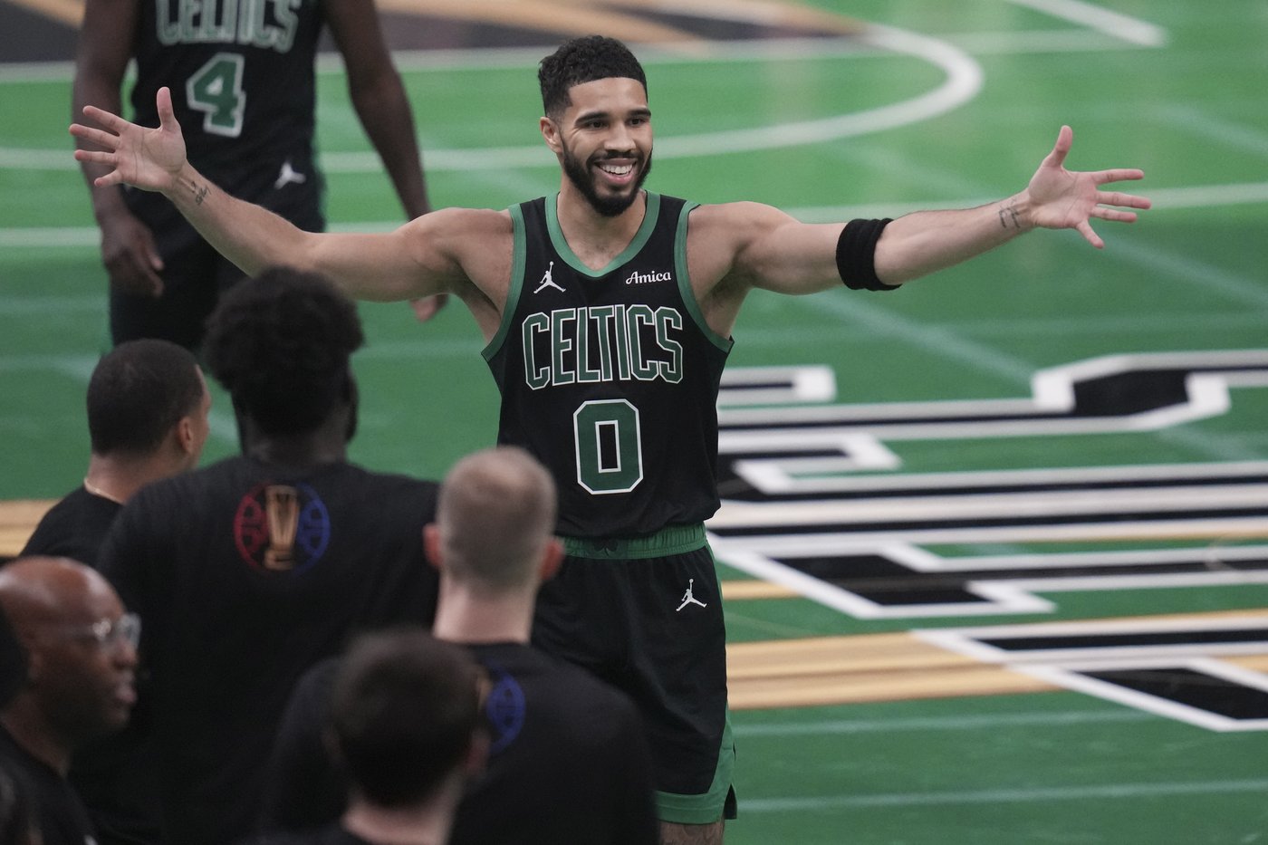 Celtics hand Cavaliers first loss of season, winning 120-117 to end Cleveland's 15-game win streak | iNFOnews.ca