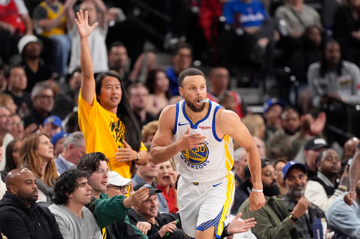 Warriors wake up the echoes of their championship past in vintage comeback win over Clippers | iNFOnews.ca Warriors wake up the echoes of their championship past in vintage comeback win over Clippers | iNFOnews.ca