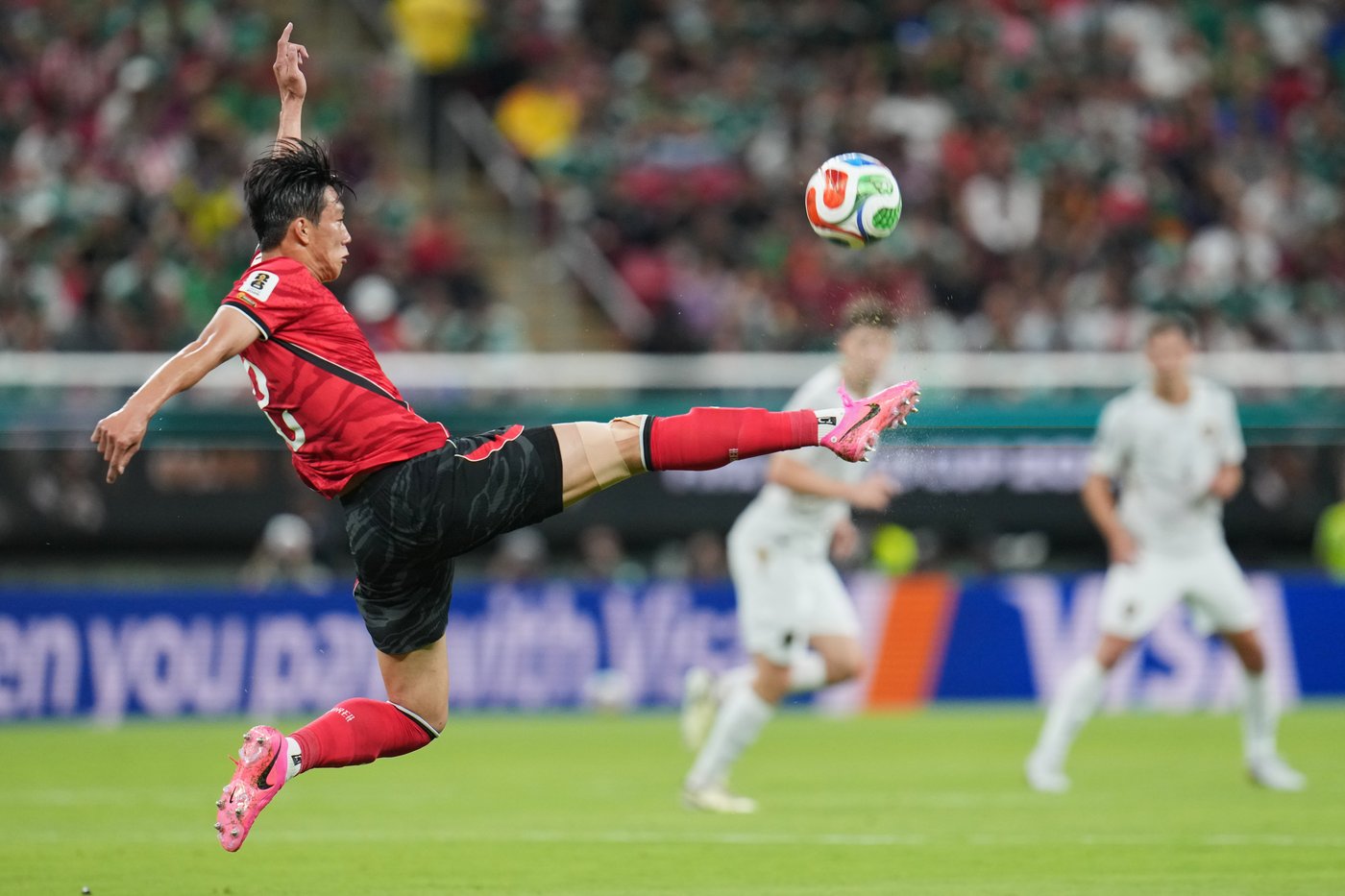 Shakira opens the World Cup as Mexico faces South Africa and South Korea takes on Czechia, in photos | iNFOnews.ca