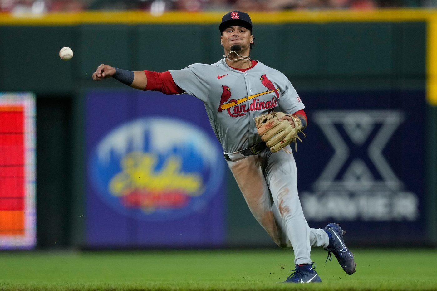 Cardinals place shortstop Masyn Winn on IL with broken thumb and recall Nolan Gorman | iNFOnews.ca