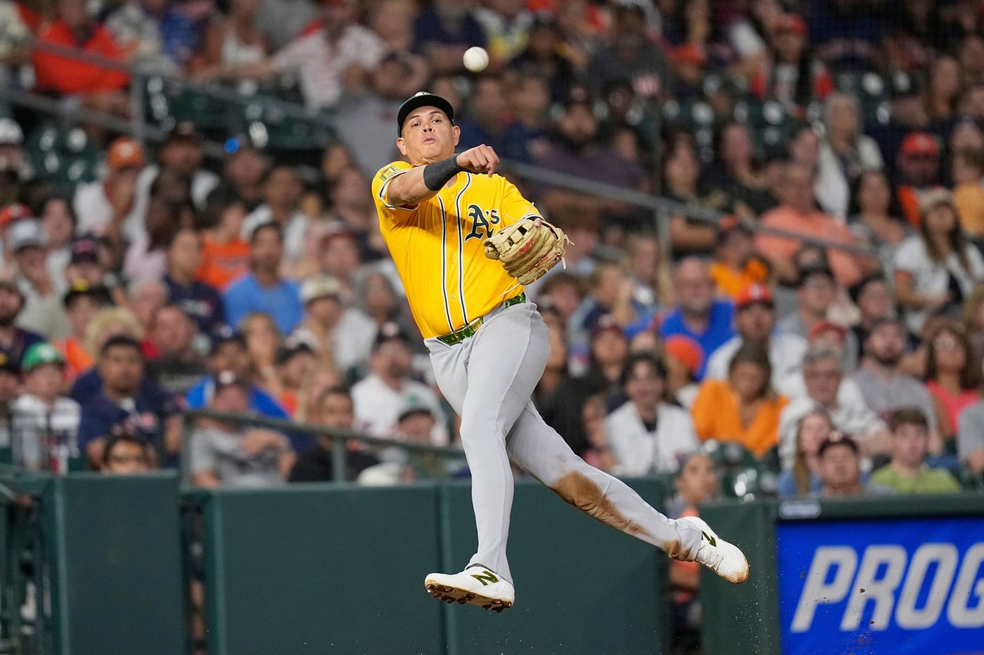 Veteran infielder Gio Urshela - best known for Yankees tenure - retires after 10 MLB seasons | iNFOnews.ca Veteran infielder Gio Urshela - best known for Yankees tenure - retires after 10 MLB seasons | iNFOnews.ca