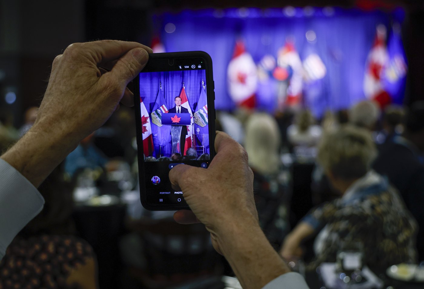 Do online influencer posts count as news? Younger Canadians more likely to say yes | iNFOnews.ca Do online influencer posts count as news? Younger Canadians more likely to say yes | iNFOnews.ca