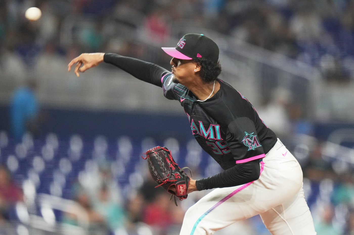 Pérez throws 1-hitter for just 11th MLB complete-game shutout this year as Marlins beat Braves 3-0 | iNFOnews.ca