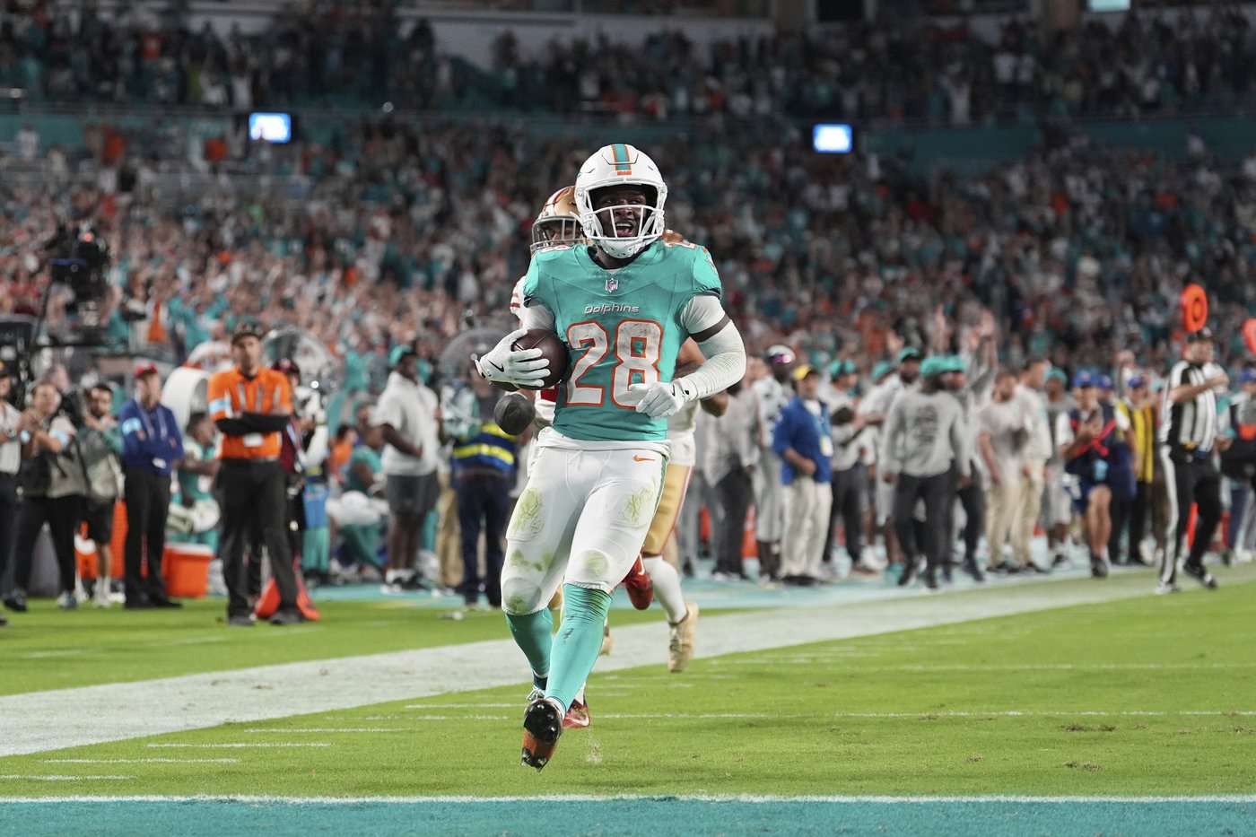 Dolphins keep playoff hopes alive with 29-17 win over 49ers, who were eliminated before the game | iNFOnews.ca Dolphins keep playoff hopes alive with 29-17 win over 49ers, who were eliminated before the game | iNFOnews.ca