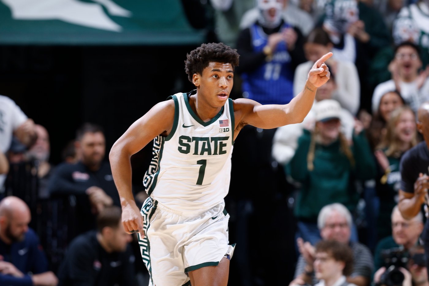Jeremy Fears' 26 points and 15 assists help No. 10 Michigan State beat No. 5 Illinois 85-82 in OT | iNFOnews.ca Jeremy Fears' 26 points and 15 assists help No. 10 Michigan State beat No. 5 Illinois 85-82 in OT | iNFOnews.ca