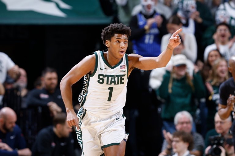 Jeremy Fears' 26 points and 15 assists help No. 10 Michigan State beat No. 5 Illinois 85-82 in OT | iNFOnews.ca