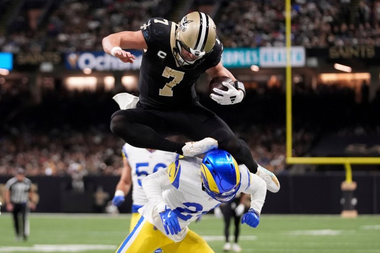Saints activate Taysom Hill and Foster Moreau ahead of Sunday's game against the Giants | iNFOnews.ca