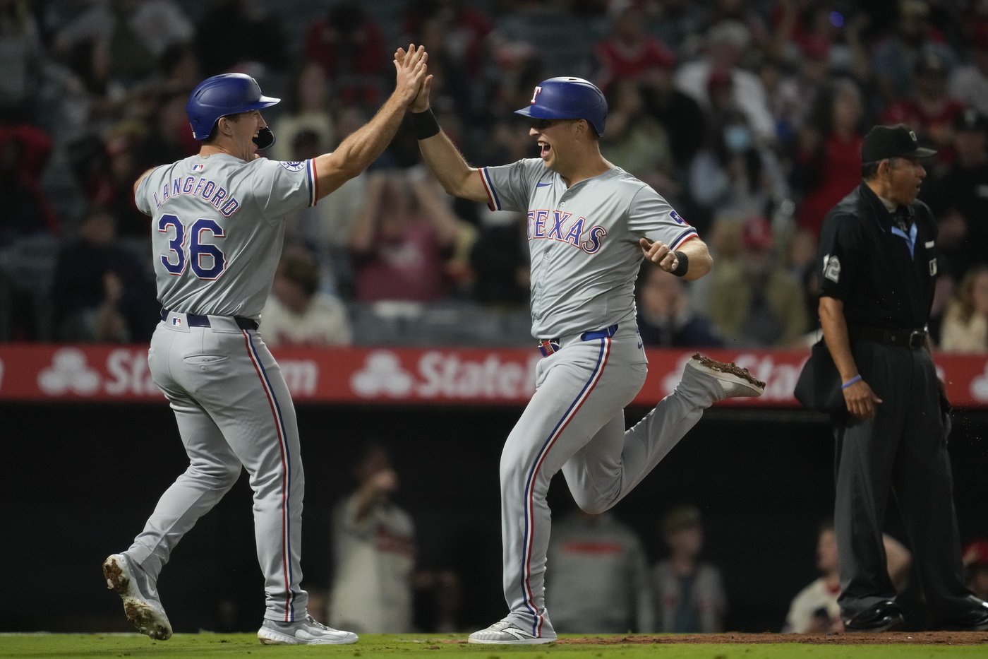Rangers score four runs in ninth to beat Angels 9-8 | iNFOnews.ca Rangers score four runs in ninth to beat Angels 9-8 | iNFOnews.ca