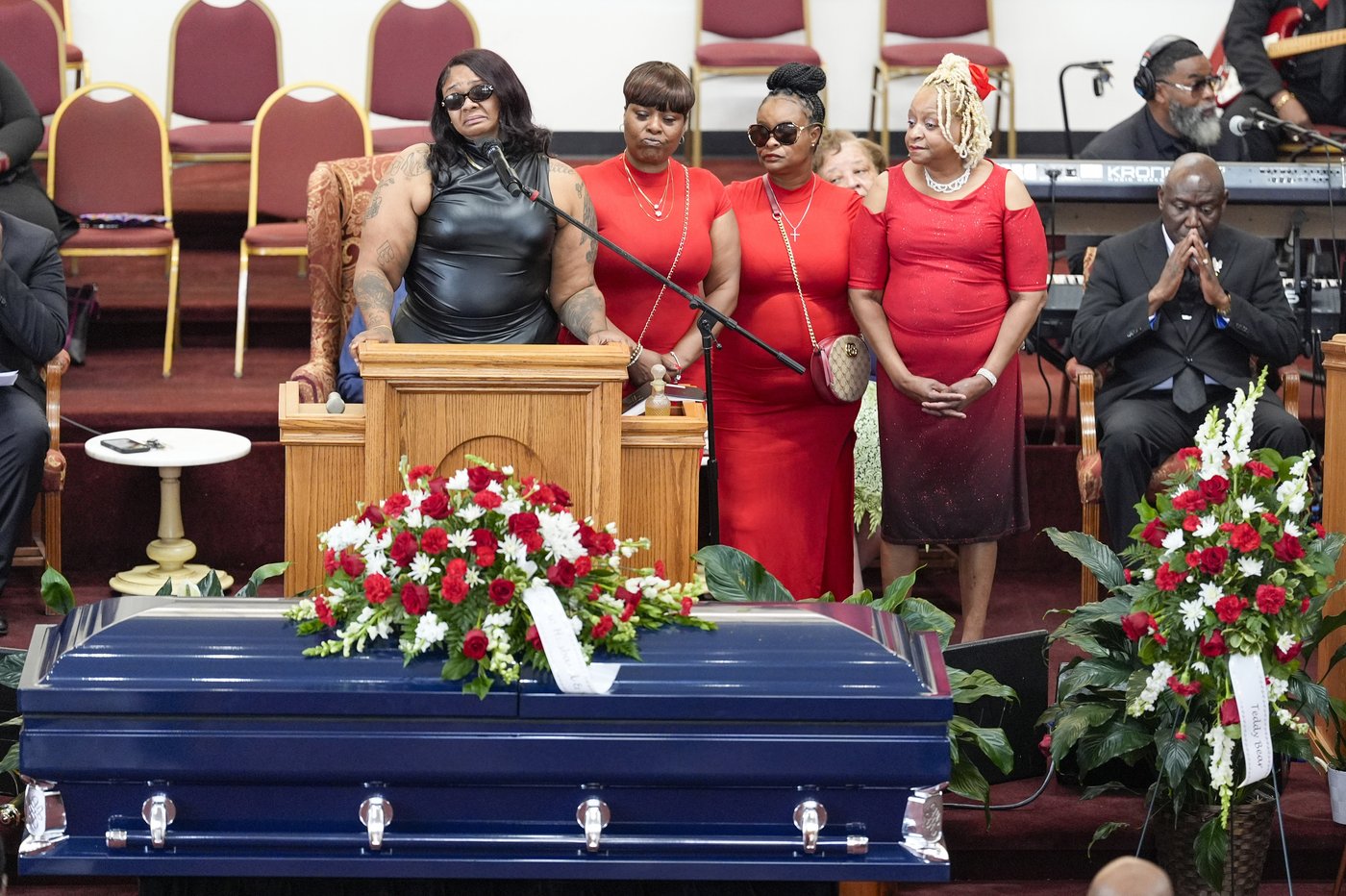 4 former Milwaukee hotel workers get probation and time served in dogpile death | iNFOnews.ca 4 former Milwaukee hotel workers get probation and time served in dogpile death | iNFOnews.ca
