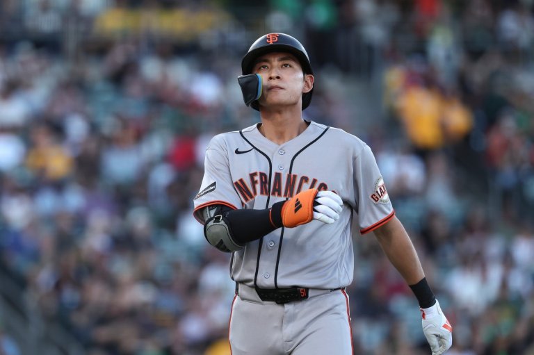 Giants place OF Jung Hoo Lee on IL with back injury and call up prospect Victor Bericoto | iNFOnews.ca