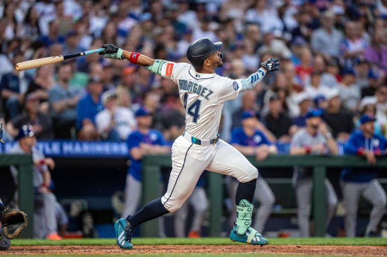 Mariners smack 3 home runs in 8-3 victory over Mets for season-high 8th straight win | iNFOnews.ca