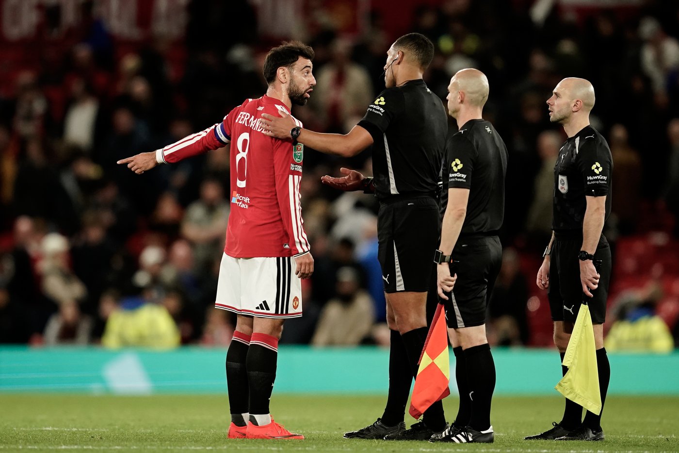 The boos have started at Man United after another troubled start to the season | iNFOnews.ca The boos have started at Man United after another troubled start to the season | iNFOnews.ca