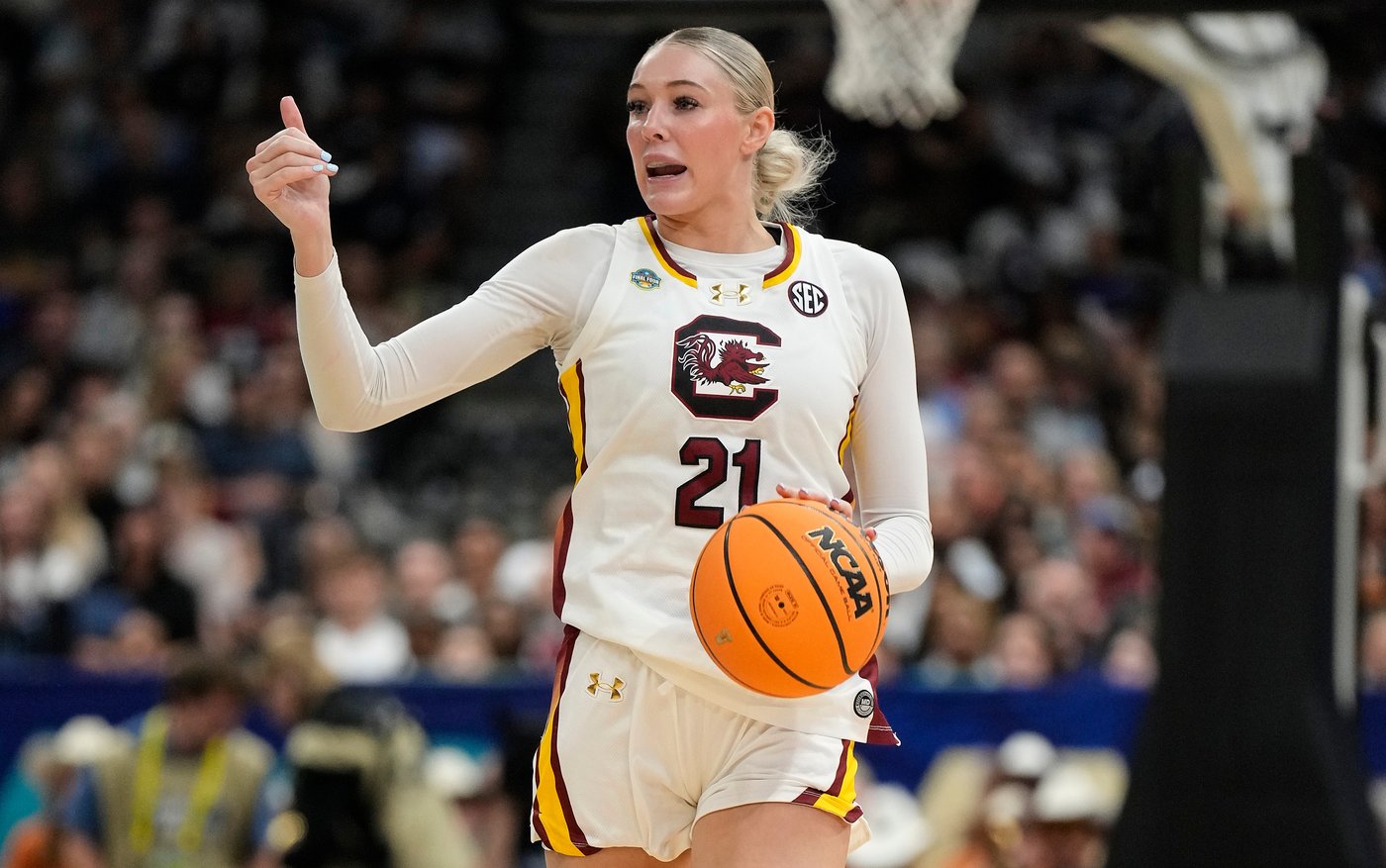 South Carolina star forward Chloe Kitts to miss entire season with torn ACL | iNFOnews.ca South Carolina star forward Chloe Kitts to miss entire season with torn ACL | iNFOnews.ca