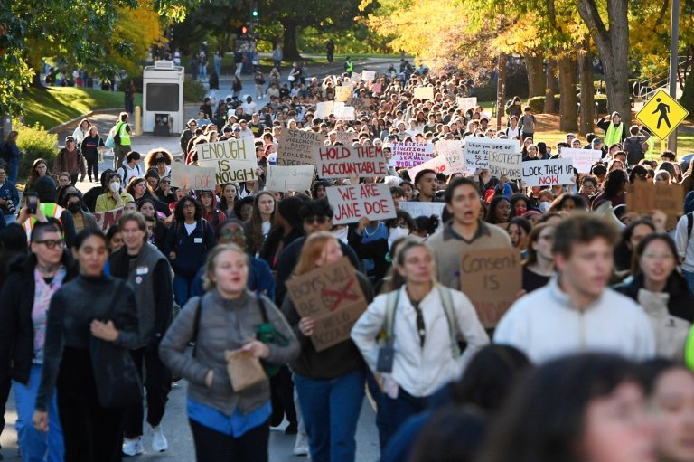 Students turn on Cornell's president over the school's handling of gang rape allegations | iNFOnews.ca