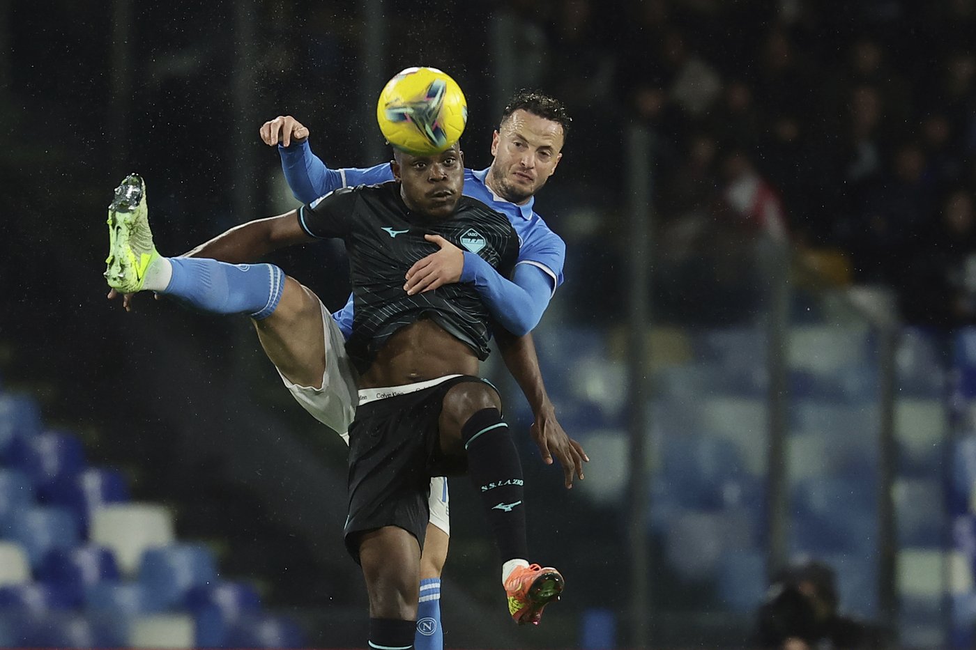 Cataldi promises hospitalized teammate Bove a goal and delivers as Fiorentina wins 8th straight | iNFOnews.ca