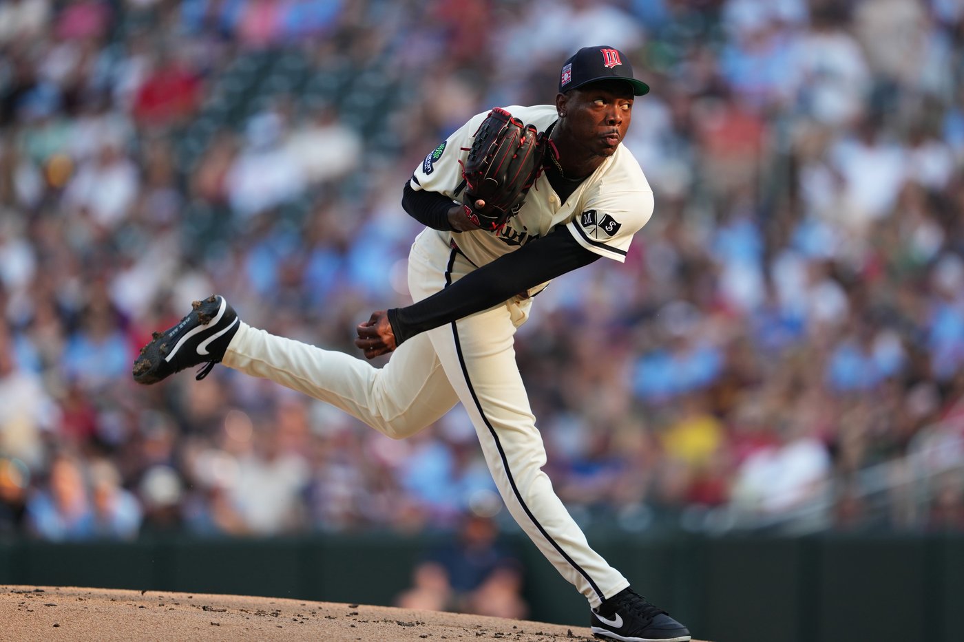Twins' Paredes scratched minutes before start with oblique strain | iNFOnews.ca