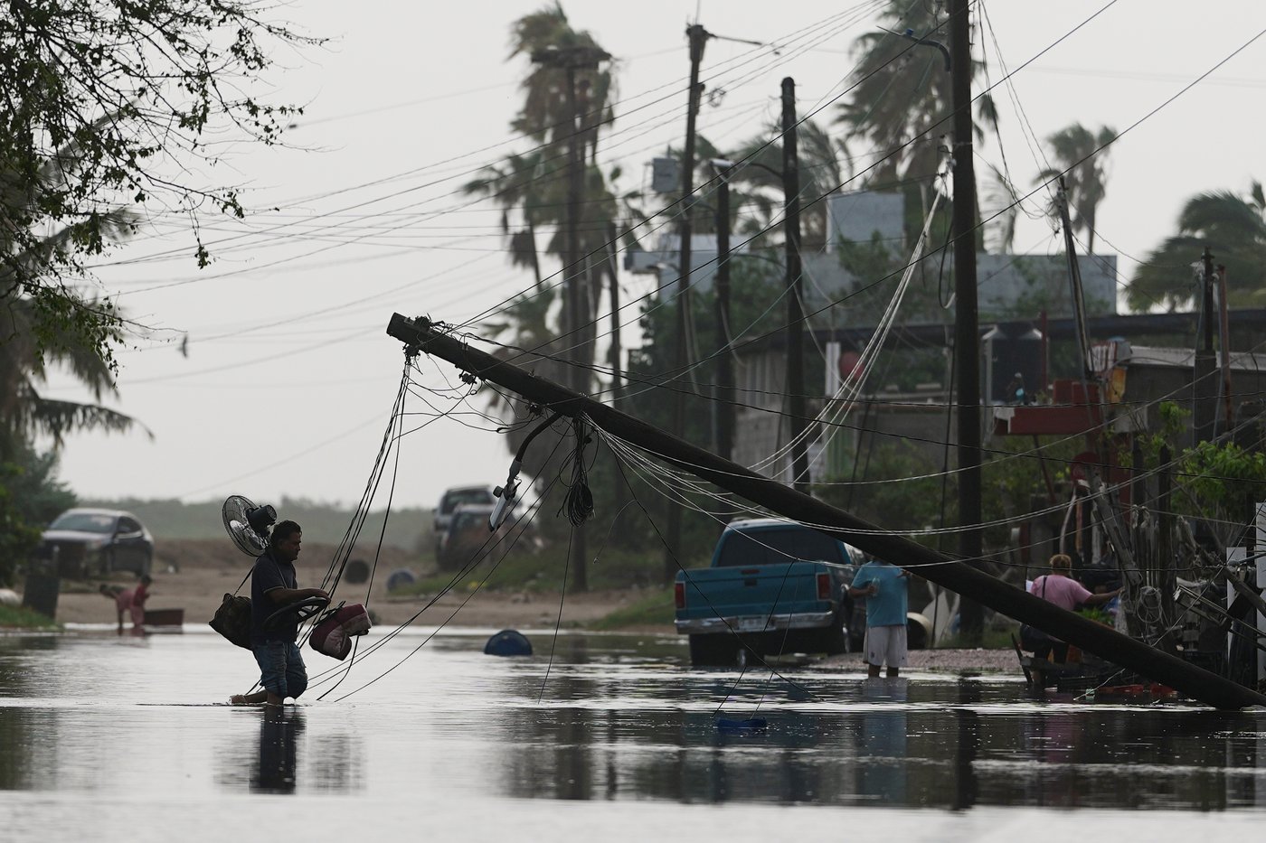 Hurricane Polo's remnants bringing more rains to flood-struck US Southwest | iNFOnews.ca Hurricane Polo's remnants bringing more rains to flood-struck US Southwest | iNFOnews.ca