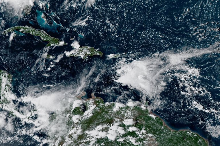Heavy rains pummel St. Vincent and the Grenadines, forcing school closures | iNFOnews.ca