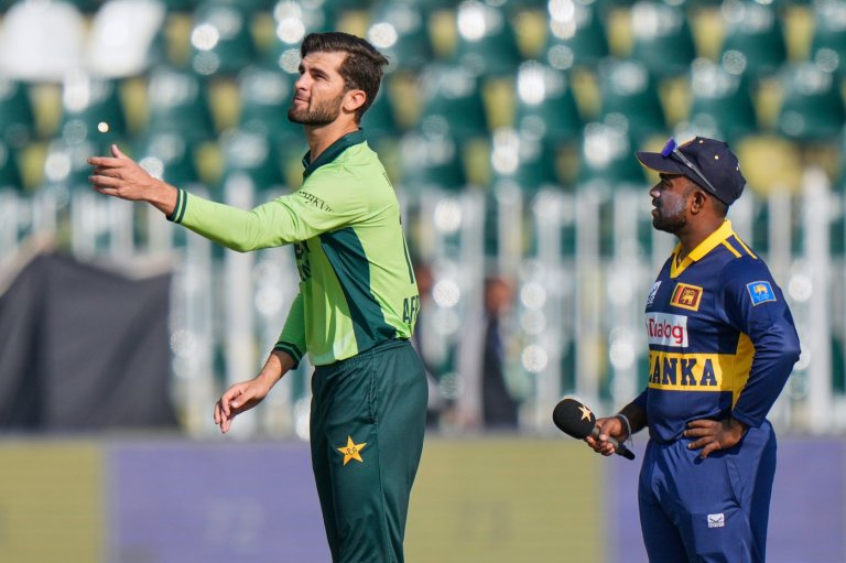 Sri Lanka wins toss and fielding first against Pakistan in 1st ODI | iNFOnews.ca