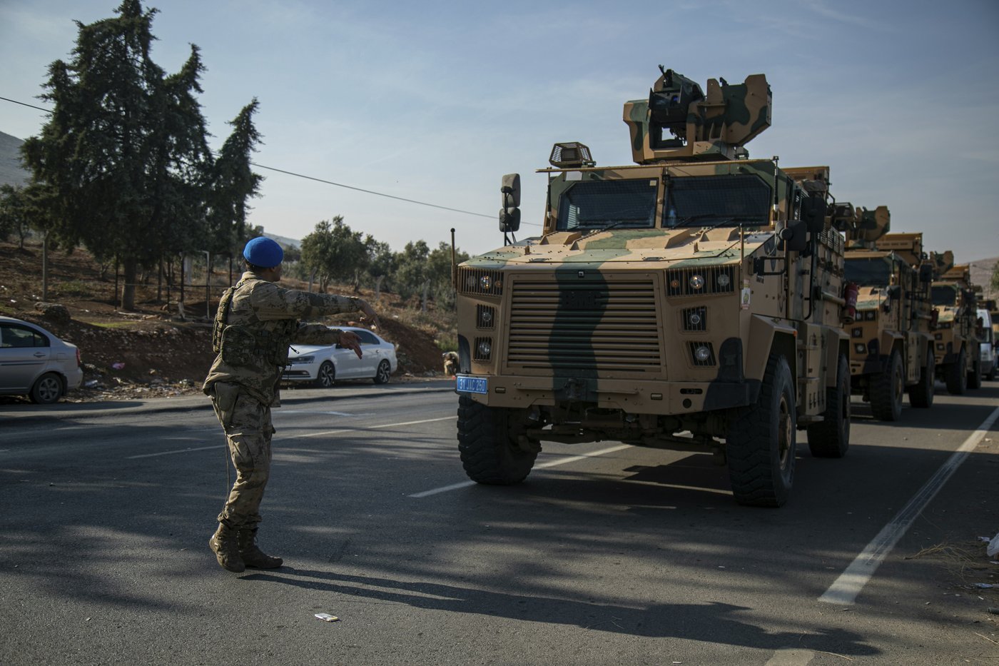 Hundreds of Syrians line up at Turkish border crossings as Erdogan expects more to go home | iNFOnews.ca Hundreds of Syrians line up at Turkish border crossings as Erdogan expects more to go home | iNFOnews.ca