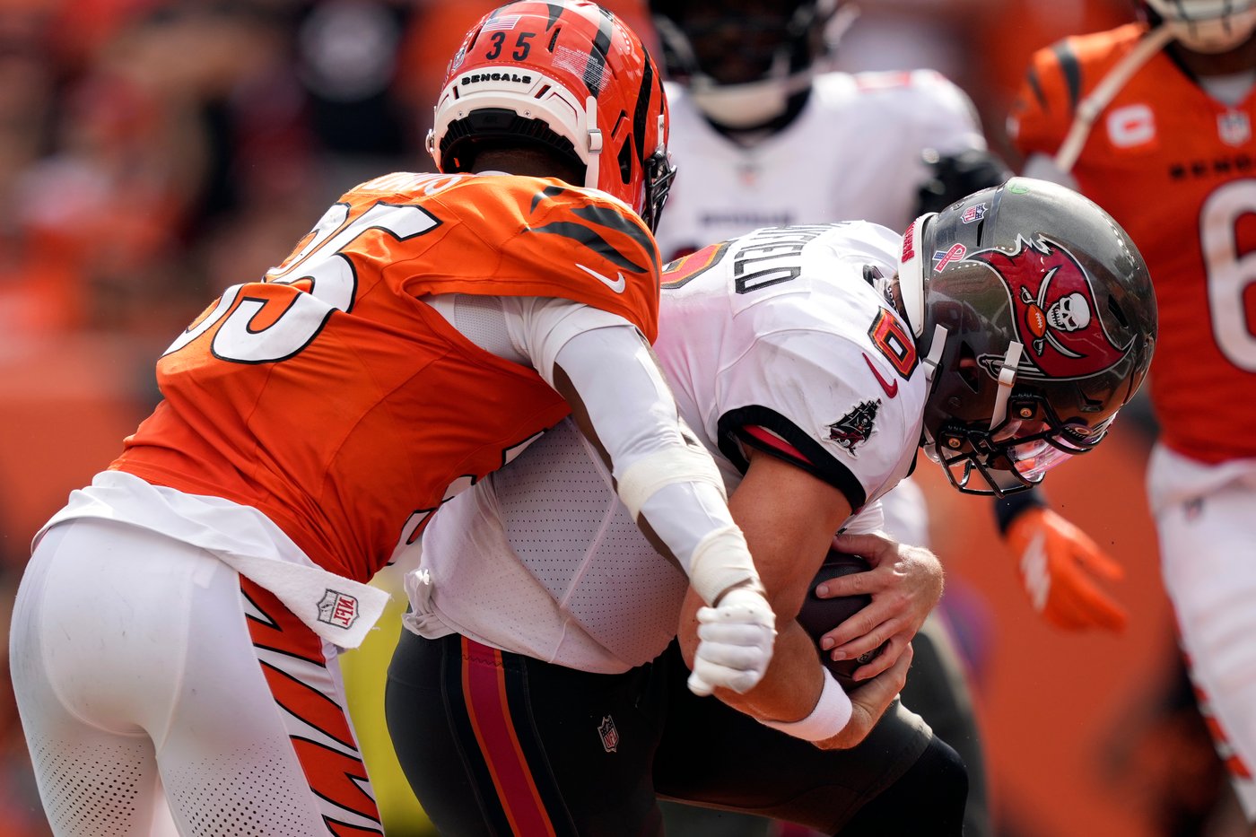Mayfield's three lost fumbles costly in 33-27 loss to Bengals | iNFOnews.ca Mayfield's three lost fumbles costly in 33-27 loss to Bengals | iNFOnews.ca