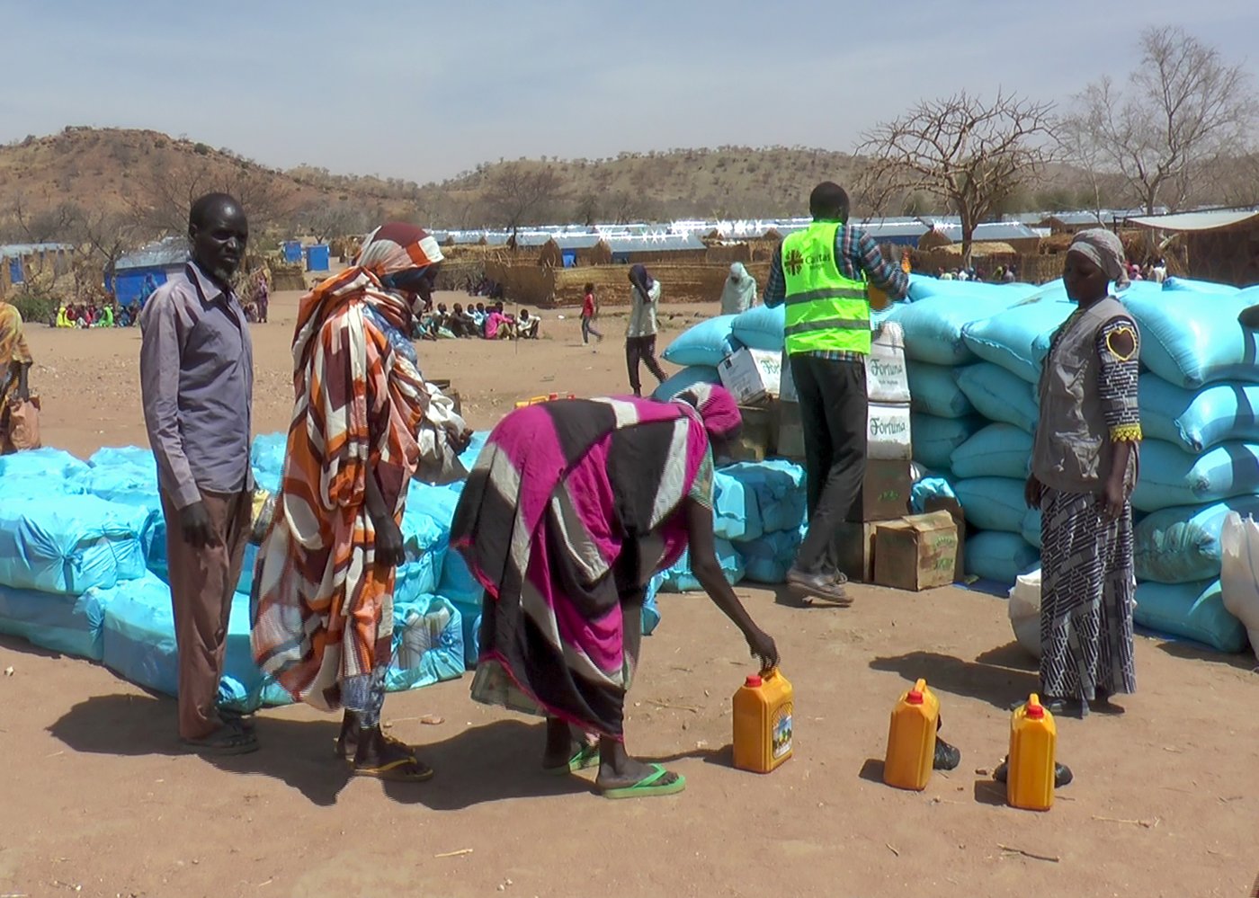 Sudan keeps key aid crossing from Chad open for hard-hit Darfur region as famine grows | iNFOnews.ca Sudan keeps key aid crossing from Chad open for hard-hit Darfur region as famine grows | iNFOnews.ca