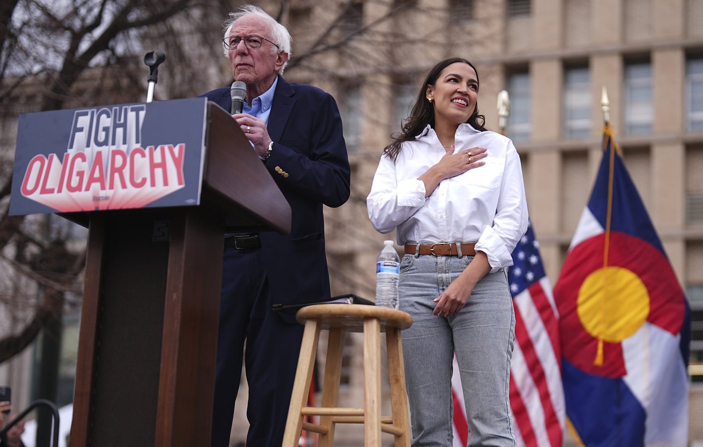 PHOTO COLLECTION: AOC Bernie Sanders | iNFOnews.ca