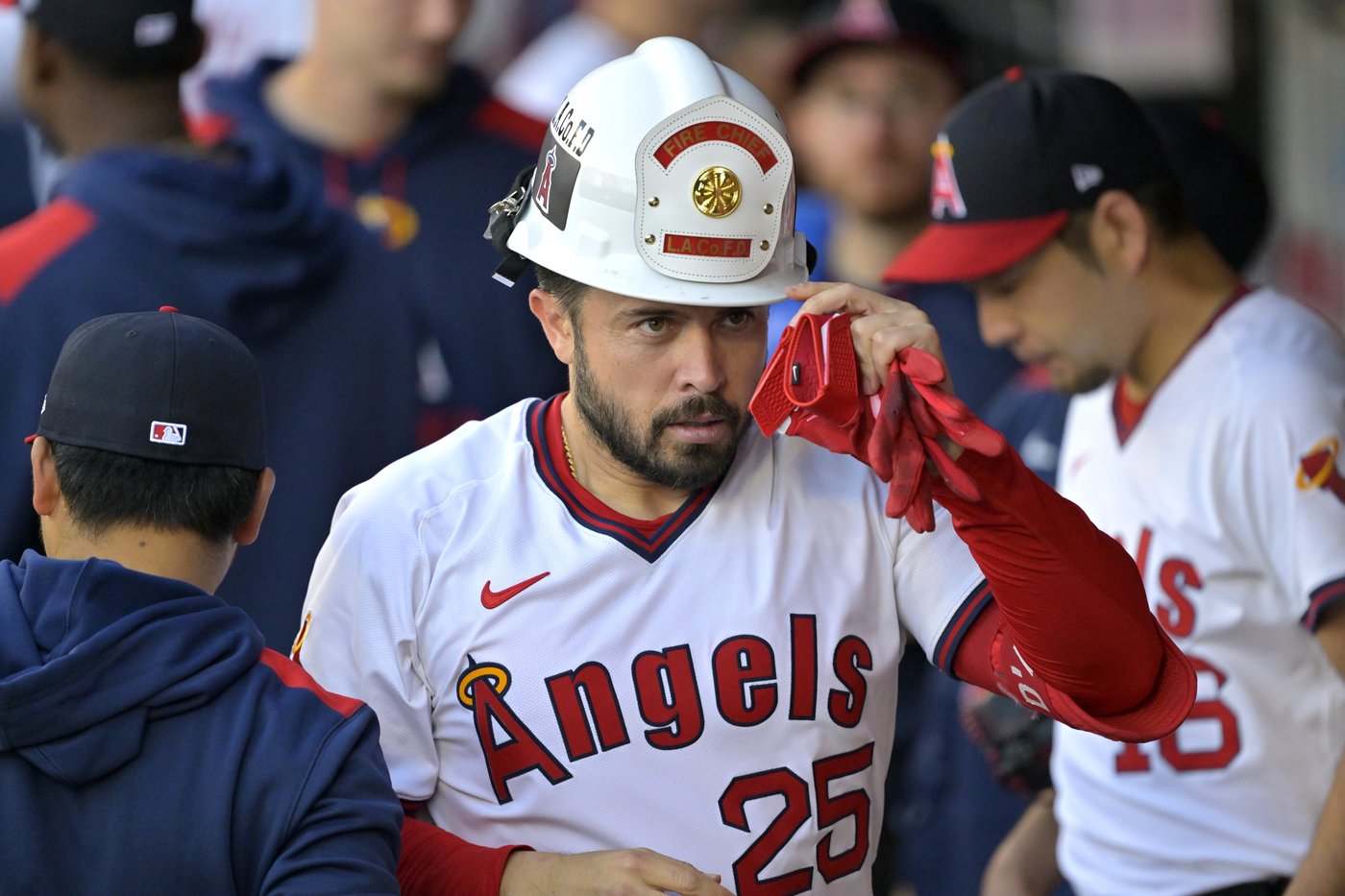 Schanuel walks with bases loaded in 9th to lift Angels over Rangers 6-5 | iNFOnews.ca