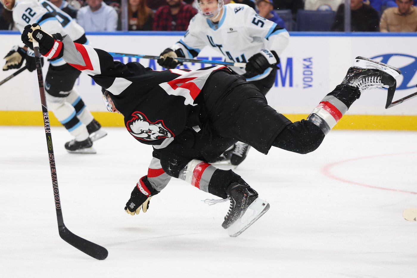 Mammoth bounce back to beat the Sabres 4-1 to close trip | iNFOnews.ca Mammoth bounce back to beat the Sabres 4-1 to close trip | iNFOnews.ca