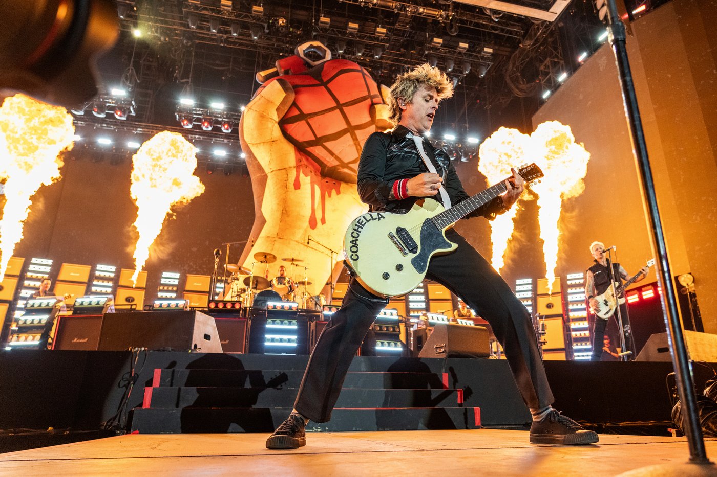 Green Day to open 60th Super Bowl with anniversary ceremony celebrating generations of MVPs | iNFOnews.ca