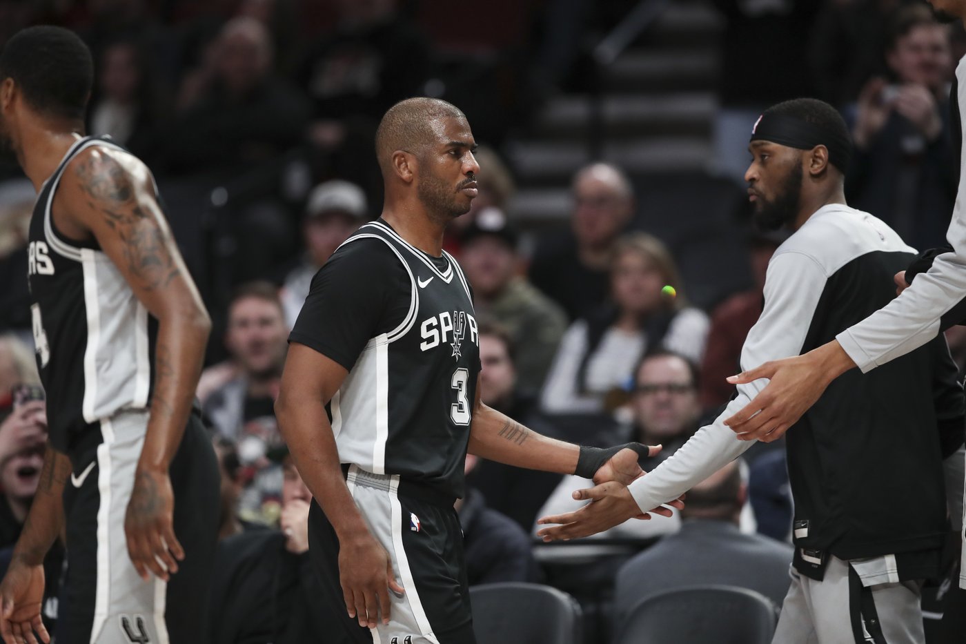 Chris Paul ejected from Spurs' game against the Trail Blazers | iNFOnews.ca Chris Paul ejected from Spurs' game against the Trail Blazers | iNFOnews.ca