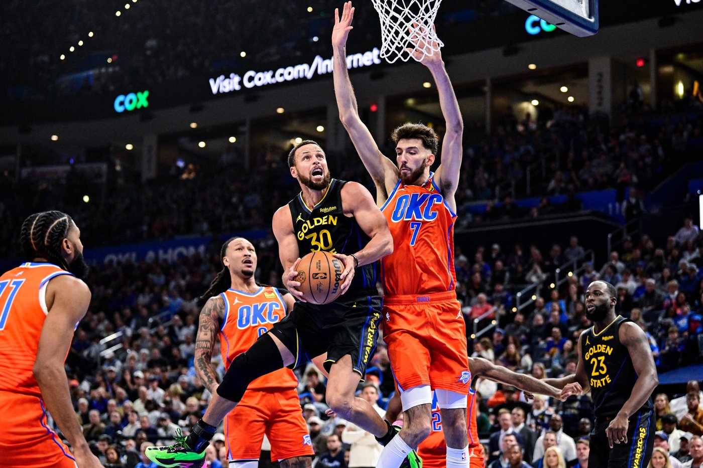 Gilgeous-Alexander's 28 points, Holmgren's perfect shooting lead Thunder in rout of Warriors | iNFOnews.ca