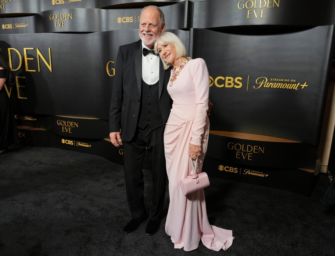 Sarah Jessica Parker gets Golden Globes' Carol Burnett Award and Helen Mirren gets DeMille prize | iNFOnews.ca