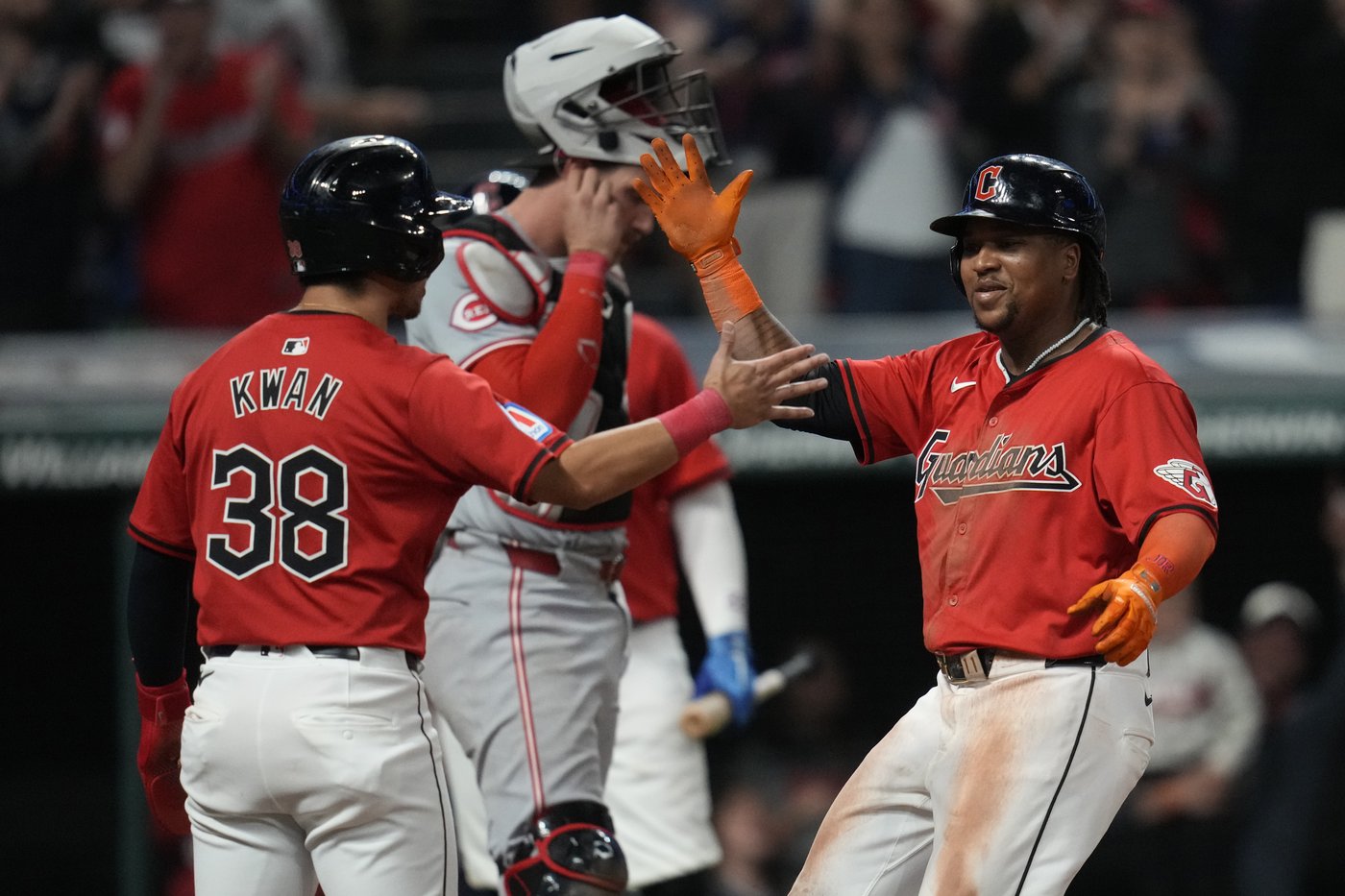 All-Star OF Steven Kwan homers in first at-bat in return from IL as Guardians down Reds 5-2 win | iNFOnews.ca
